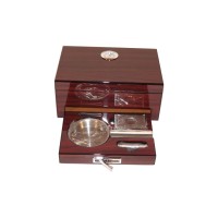 Humidor mit GeschenkSet - braun, lackierte, spanischer Zeder, für 10-20 Zigarre