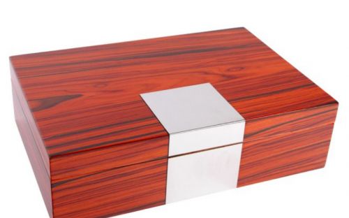 Humidor - spanischer Zeder, für 30 Zigarren - Silber-dekor, Achenty!