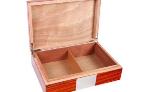 Humidor - spanischer Zeder, für 30 Zigarren - Silber-dekor, Achenty!