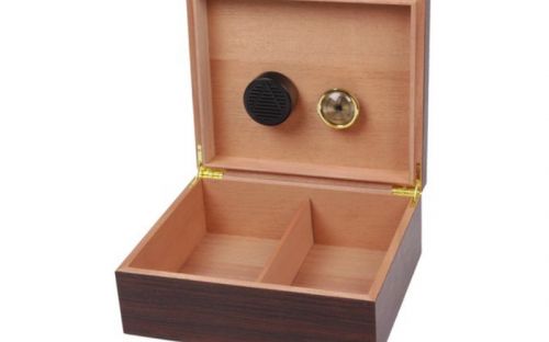 Humidor - braun, spanischer Zeder, für 40 Zigarren, Befeuchter und Hygrometer - Walnuss-dekor