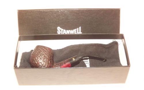 Stanwell Pfeife Featherweight 304 Black Sand