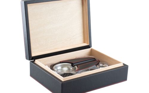 Humidor mit GeschenkSet - mit schwarzem Kunstlederbezug, spanischer Zeder, für 30 Zigarren - Achenty!