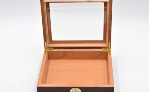 Humidor - Bordeauxrot, Glasdeckel, spanischer Zeder, für 30 Zigarren