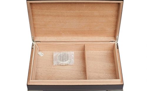 Exclusive Humidor - dunkelbraun lackierte, spanischer Zeder, für 30 Zigarren