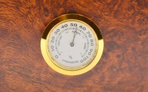 Humidor - Braun, Wurzelnholz-dekor, spanischer Zeder, für 40 Zigarren