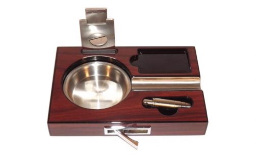 Humidor mit GeschenkSet - braun, lackierte, spanischer Zeder, für 10-20 Zigarre