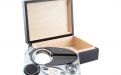 Humidor mit GeschenkSet - mit schwarzem Kunstlederbezug, spanischer Zeder, für 30 Zigarren - Achenty!